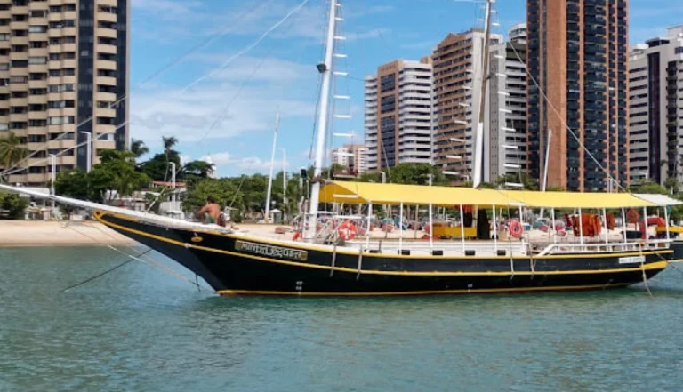 Passeio de barco em Fortaleza: acessível, barato e divertido! Veja dicas